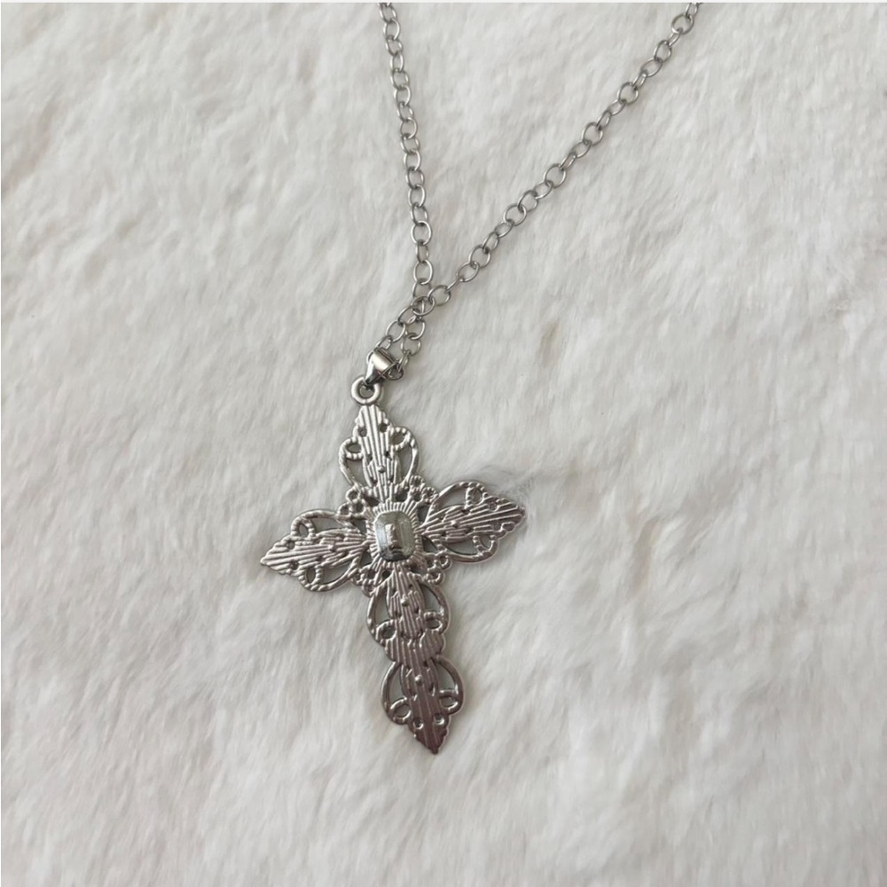 5/$15 🩷 MUST BUNDLE Silver-Tone Turquoise Crystal Cross Pendant Necklace - Picture 5 of 5